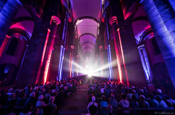 Glaubensfeuer im Dom zu Speyer am Pfingstsonntag (4. Juni 2017) zur 200-Jahr-Feier der Neugründung des Bistum Speyer