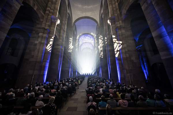 Glaubensfeuer im Dom zu Speyer am Pfingstsonntag (4. Juni 2017) zur 200-Jahr-Feier der Neugründung des Bistum Speyer