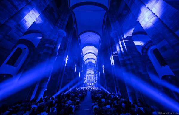 Glaubensfeuer im Dom zu Speyer am Pfingstsonntag (4. Juni 2017) zur 200-Jahr-Feier der Neugründung des Bistum Speyer