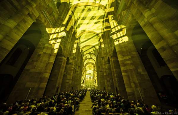 Glaubensfeuer im Dom zu Speyer am Pfingstsonntag (4. Juni 2017) zur 200-Jahr-Feier der Neugründung des Bistum Speyer