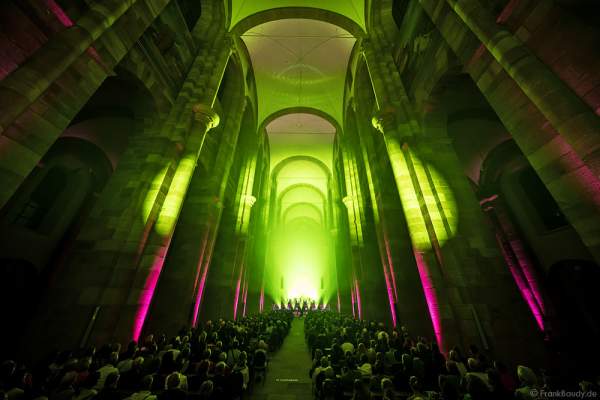 Glaubensfeuer im Dom zu Speyer am Pfingstsonntag (4. Juni 2017) zur 200-Jahr-Feier der Neugründung des Bistum Speyer