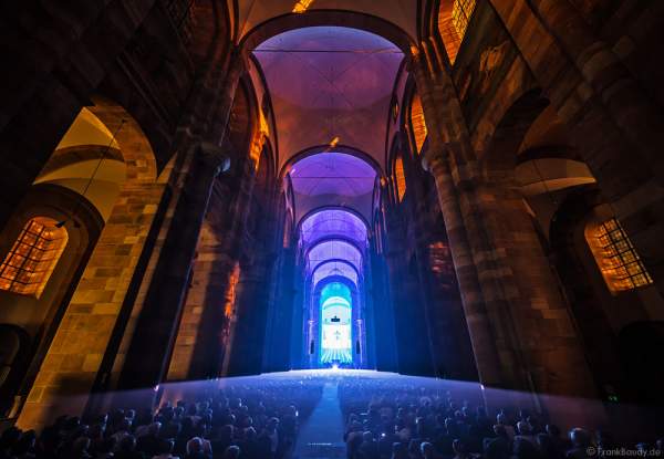 Glaubensfeuer im Dom zu Speyer am Pfingstsonntag (4. Juni 2017) zur 200-Jahr-Feier der Neugründung des Bistum Speyer