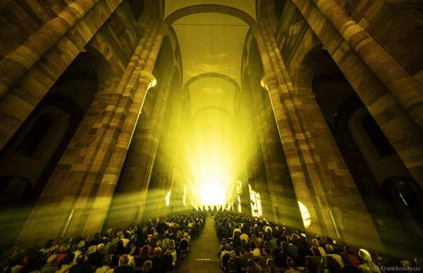 Glaubensfeuer im Dom zu Speyer am Pfingstsonntag (4. Juni 2017) zur 200-Jahr-Feier der Neugründung des Bistum Speyer