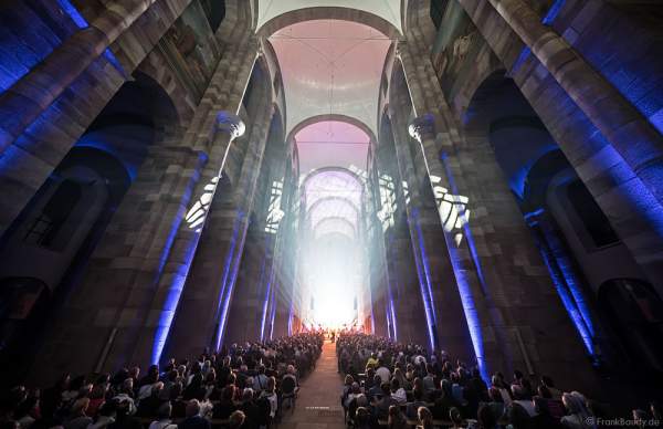 Glaubensfeuer im Dom zu Speyer am Pfingstsonntag (4. Juni 2017) zur 200-Jahr-Feier der Neugründung des Bistum Speyer