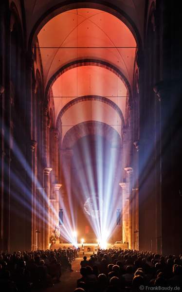 Glaubensfeuer im Dom zu Speyer am Pfingstsonntag (4. Juni 2017) zur 200-Jahr-Feier der Neugründung des Bistum Speyer
