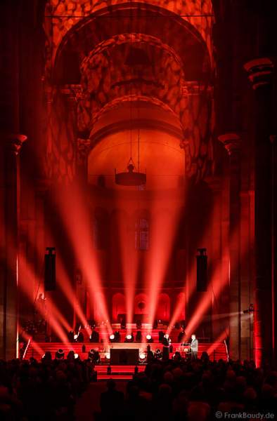 Glaubensfeuer im Dom zu Speyer am Pfingstsonntag (4. Juni 2017) zur 200-Jahr-Feier der Neugründung des Bistum Speyer