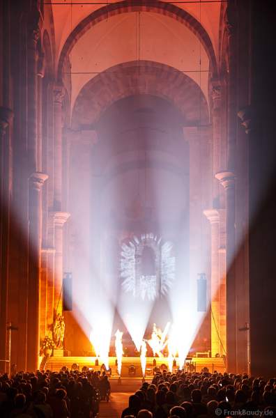 Glaubensfeuer im Dom zu Speyer am Pfingstsonntag (4. Juni 2017) zur 200-Jahr-Feier der Neugründung des Bistum Speyer