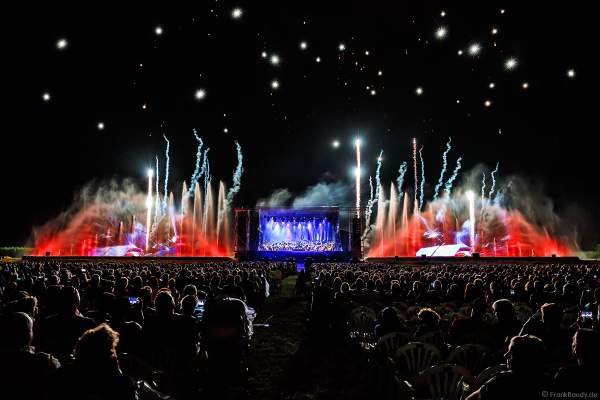 ORSOphilharmonic mit Sound of Cinema beim Festival-Vents-d-Est mit Wassershow und Feuerwerk bei Art et Lumière 2017 in Furdenheim