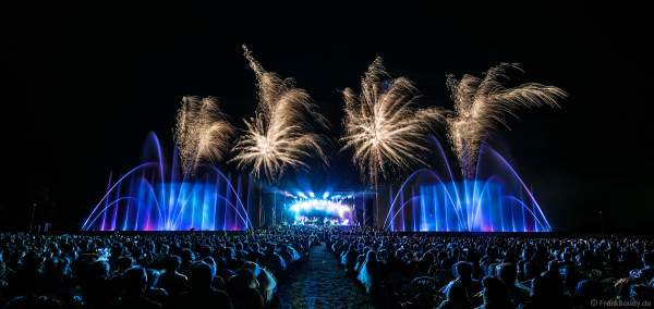 Konzert mit Patricia Kaas beim Festival-Vents-d-Est mit Wassershow und Feuerwerk bei Art et Lumière 2017 in Furdenheim
