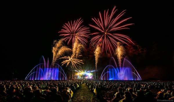 Konzert mit Patricia Kaas beim Festival-Vents-d-Est mit Wassershow und Feuerwerk bei Art et Lumière 2017 in Furdenheim