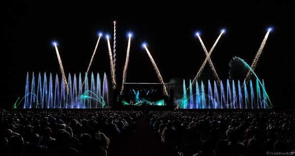 Konzert mit Patricia Kaas beim Festival-Vents-d-Est mit Wassershow und Feuerwerk bei Art et Lumière 2017 in Furdenheim