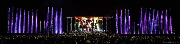 Konzert mit Patricia Kaas beim Festival-Vents-d-Est mit Wassershow bei Art et Lumière 2017 in Furdenheim