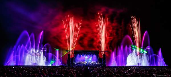 Konzert mit Patricia Kaas beim Festival-Vents-d-Est mit Wassershow und Feuerwerk bei Art et Lumière 2017 in Furdenheim