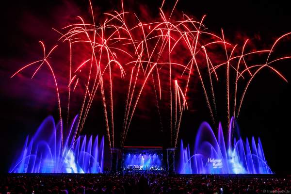 Konzert mit Patricia Kaas beim Festival-Vents-d-Est mit Wassershow und Feuerwerk bei Art et Lumière 2017 in Furdenheim