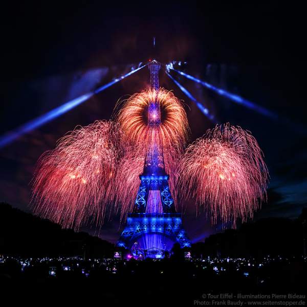 Dazzling fireworks display at the Eiffel Tower on the french national day - Bastille day 2017 in Paris - Theme: Olympic Games 2024