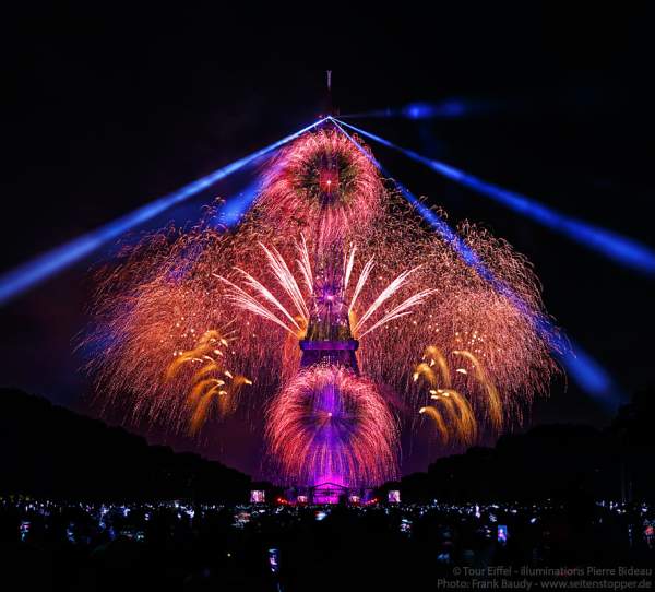 Dazzling fireworks display at the Eiffel Tower on the french national day - Bastille day 2017 in Paris - Theme: Olympic Games 2024