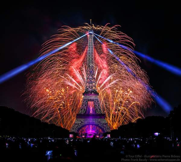 Dazzling fireworks display at the Eiffel Tower on the french national day - Bastille day 2017 in Paris - Theme: Olympic Games 2024