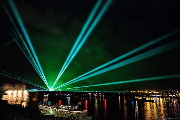 Brillantes Feuerwerk mit Lasershow bei den Mainzer Sommerlichter 2017