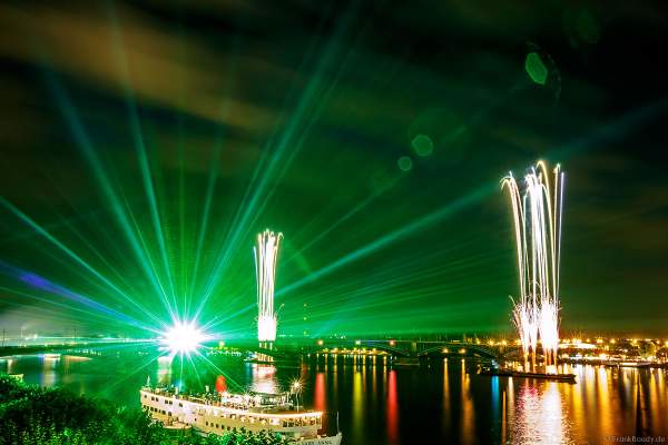 Brillantes Feuerwerk mit Lasershow bei den Mainzer Sommerlichter 2017