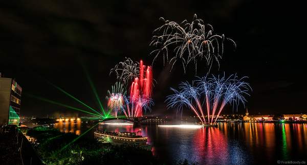 Brillantes Feuerwerk mit Lasershow bei den Mainzer Sommerlichter 2017