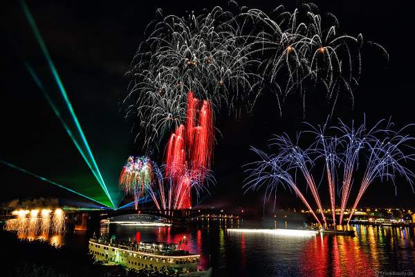 Brillantes Feuerwerk mit Lasershow bei den Mainzer Sommerlichter 2017