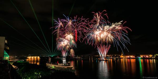 Brillantes Feuerwerk mit Lasershow bei den Mainzer Sommerlichter 2017