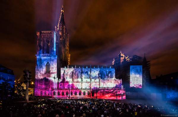Lichtshow am Straßburger Münster beim Sommerfestival 2017 - Liebfrauenmünster - Cathédrale Notre-Dame