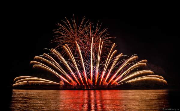 Rhein in Flammen 2017 in Oberwesel mit Feuerwerk SWINGING STARS zur Filmmusik La La Land von Justin Hurvitz