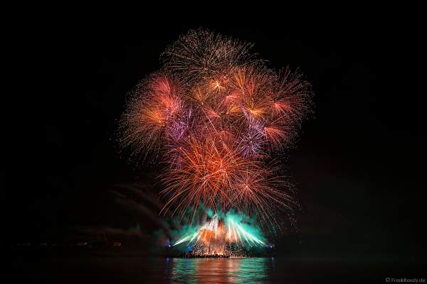 Musikfeuerwerk SWINGING STARS bei Rhein in Flammen 2017 in Oberwesel, Nacht der 1000 Feuer, zündwerk