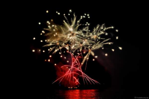 Rhein in Flammen 2017 in Oberwesel mit Feuerwerk SWINGING STARS zur Filmmusik La La Land von Justin Hurvitz
