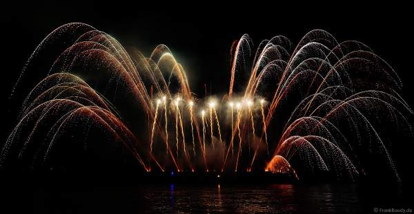 Musikfeuerwerk SWINGING STARS bei Rhein in Flammen 2017 in Oberwesel, Nacht der 1000 Feuer, zündwerk