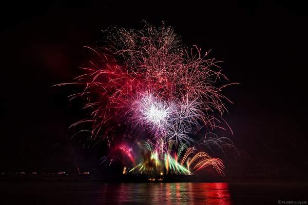 Rhein in Flammen 2017 in Oberwesel mit Feuerwerk SWINGING STARS zur Filmmusik La La Land von Justin Hurvitz