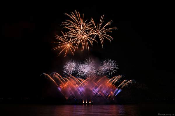 Musikfeuerwerk SWINGING STARS bei Rhein in Flammen 2017 in Oberwesel, Nacht der 1000 Feuer, zündwerk