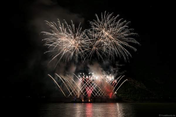 Rhein in Flammen 2017 in Oberwesel mit Feuerwerk SWINGING STARS zur Filmmusik La La Land von Justin Hurvitz