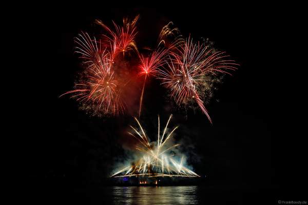 Musikfeuerwerk SWINGING STARS bei Rhein in Flammen 2017 in Oberwesel, Nacht der 1000 Feuer, zündwerk