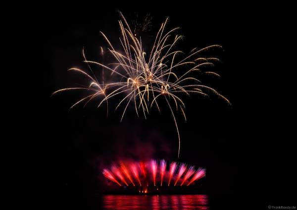 Rhein in Flammen 2017 in Oberwesel mit Feuerwerk SWINGING STARS zur Filmmusik La La Land von Justin Hurvitz
