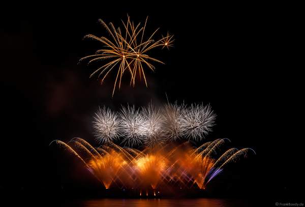 Musikfeuerwerk SWINGING STARS bei Rhein in Flammen 2017 in Oberwesel, Nacht der 1000 Feuer, zündwerk