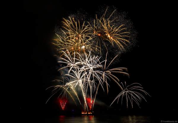 Musikfeuerwerk SWINGING STARS bei Rhein in Flammen 2017 in Oberwesel, Nacht der 1000 Feuer, zündwerk