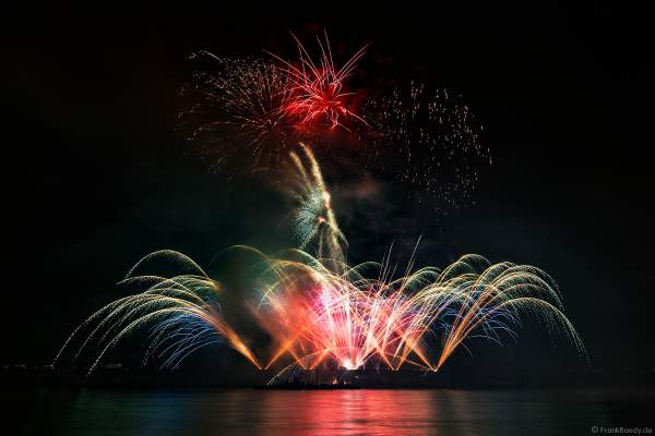 Rhein in Flammen 2017 in Oberwesel mit Feuerwerk SWINGING STARS zur Filmmusik La La Land von Justin Hurvitz