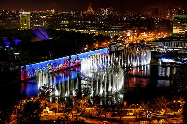 Eröffnungsshow Circle of Light 2017 in Moskau mit Wassershow, Flammeneffekten und Feuerwerk am Fernsehturm Ostankino