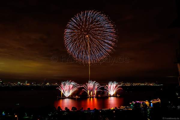 Japanese Hanabi fireworks at the closing ceremony of CIRCLE OF LIGHT 2017 in Moscow on Strogino Lake