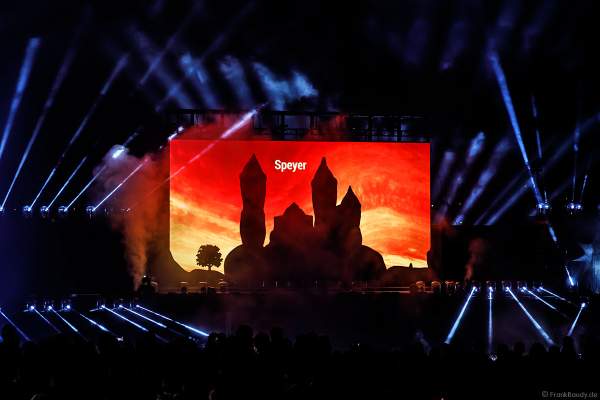 Schattenbild Speyer bei der Abschlussfeier am Tag der Deutschen Einheit 2017 auf dem Rhein in Mainz