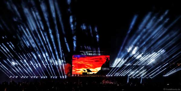 Schattentheater der Gruppe Die Mobilés bei der Abschlussfeier am Tag der Deutschen Einheit 2017 auf dem Rhein in Mainz