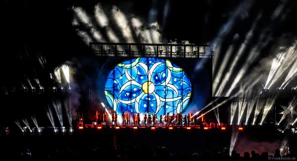 Permormace bei der Abschlussshow am Tag der Deutschen Einheit 2017 auf dem Rhein in Mainz