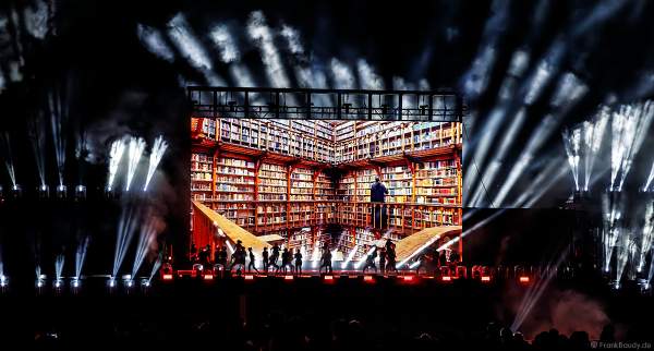 Permormace bei der Abschlussshow am Tag der Deutschen Einheit 2017 auf dem Rhein in Mainz