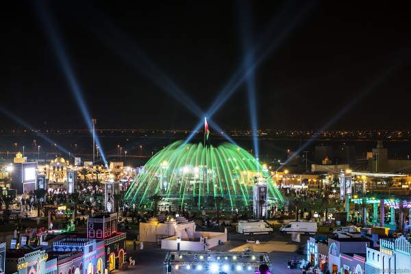 Imposante Wassershow am Abend beim Sheikh Zayed Heritage Festival 2017/2018 in Abu Dhabi