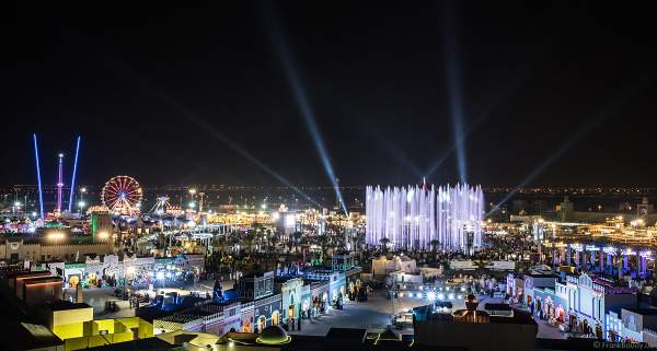 Magnificent water show in the evening at the Sheikh Zayed Heritage Festival 2017/2018 in Abu Dhabi