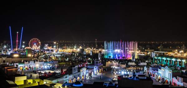 Imposante Wassershow am Abend beim Sheikh Zayed Heritage Festival 2017/2018 in Abu Dhabi