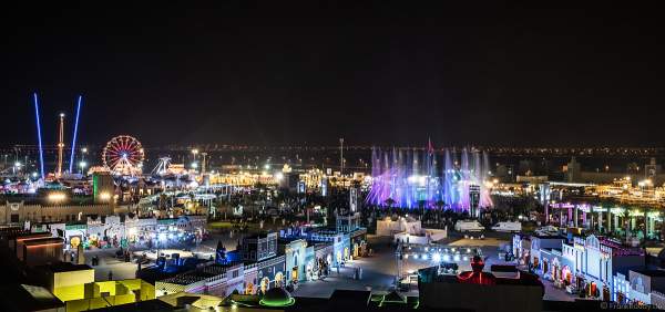 Imposante Wassershow am Abend beim Sheikh Zayed Heritage Festival 2017/2018 in Abu Dhabi