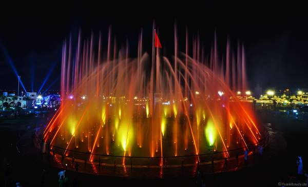 Magnificent water show in the evening at the Sheikh Zayed Heritage Festival 2017/2018 in Abu Dhabi